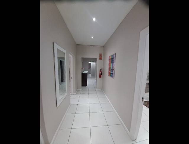 136M² BUSINESS TO LET IN VINCENT